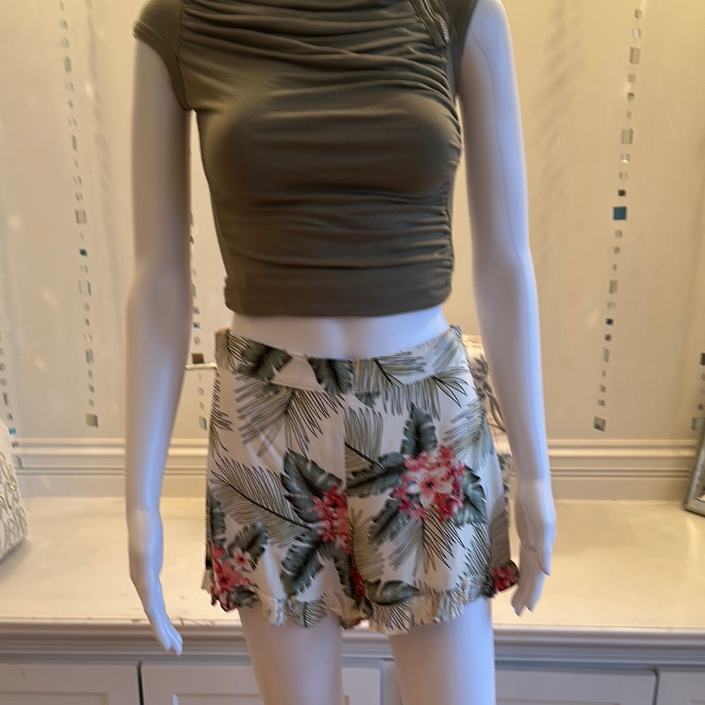 High Waist White and Green Floral Shorts